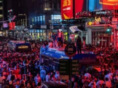 Adolescente sparato durante la scalata dei Knicks a Times Square