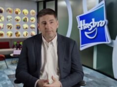 L’SVP di Hasbro “proveniva dalla terra” ma ha visto la magia del sogno americano quando la sua famiglia ha accolto più di 250 bambini adottivi nel corso degli anni