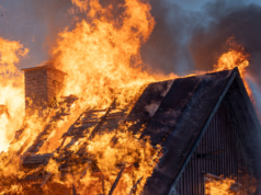 Una bambina californiana di 10 anni è stata acclamata come un’eroina per aver salvato un’intera famiglia da un incendio in casa