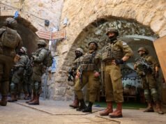 I procuratori israeliani accusano sei coloni dopo l’attacco ad una moschea in Cisgiordania