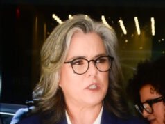 Rosie O’Donnell criticata per aver posato davanti a un jet privato dopo aver insultato persone facoltose definendola “imbarazzante”