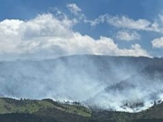 I vigili del fuoco sono morti combattendo un enorme incendio sul confine UT-CO