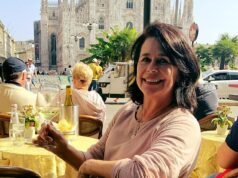 Una donna, 70 anni, è accusata di aver ucciso l’espatriata britannica Karen Carter nella sua casa francese