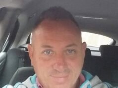 Il tassista che ha abbandonato l’assassino di Southport al corso di ballo e poi è fuggito mentre ascoltava le urla dei bambini viene privato della sua patente
