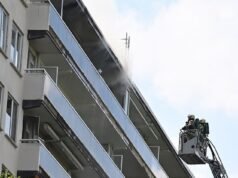Diversi morti mentre l’inferno dilaga in un condominio in Belgio mentre i residenti si arrampicano sul tetto per sfuggire al “fuoco furioso”