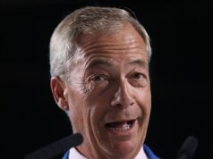 Nigel Farage nega di aver infranto le regole dopo aver ricevuto benefici finanziari da un criminale condannato