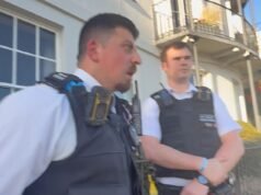 Litigio tra “Stato di polizia” mentre gli agenti rintracciano un uomo che ha criticato il suo consigliere verde locale per il divieto di bere all’aperto e lo ha lasciato temere l’arresto