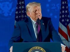 Taylor, tieni la birra! Trump dà il via al discorso dell’America 250 dopo il drammatico cavalcavia del Monte Rushmore con gli sposi Bettina e Don Jr e la figlia Tiffany