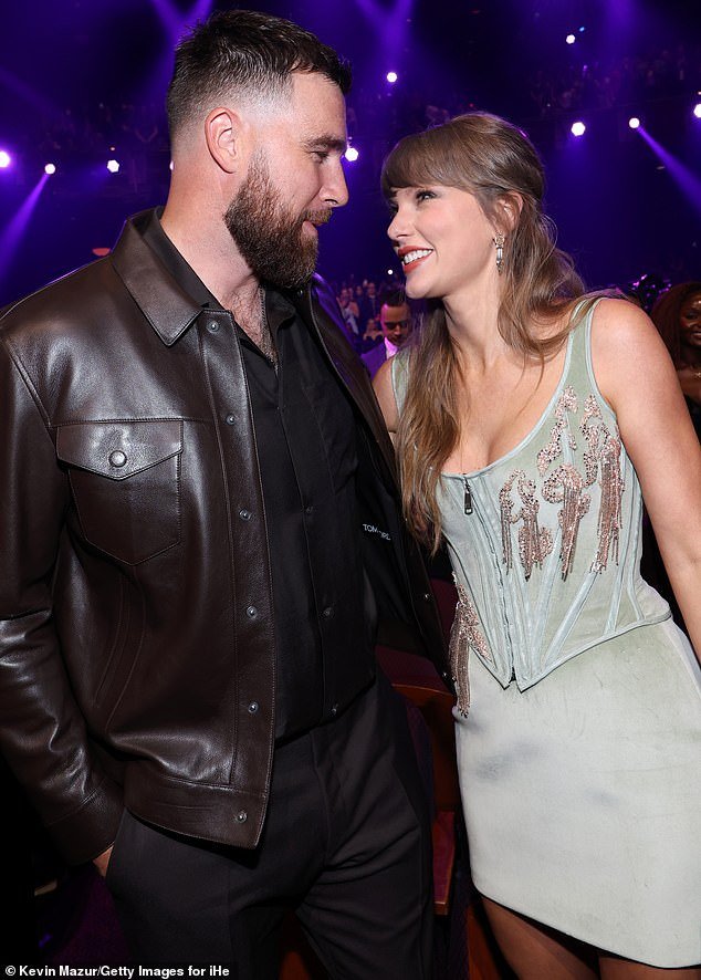 109794419-15952765-After_months_of_teases_rumors_and_conflicting_reports_the_couple-m-14_1783169283883.jpg