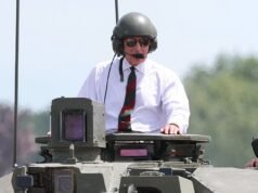 Il principe Harry è atterrato nel Regno Unito dopo che gli è stato detto che non può restare a Buckingham Palace “dopo aver impiegato troppo tempo per accettare l’invito”