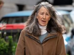 Il direttore dell’azienda ha rubato 550.000 sterline dei risparmi di una vita dell’anziano suocero per finanziare vacanze di lusso ai Caraibi, provviste per i suoi cavalli e il matrimonio di sua figlia