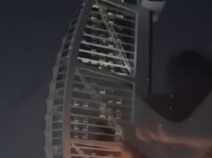 Quando l’Iran ha lanciato attacchi contro gli Emirati Arabi Uniti, influencer ed espatriati hanno pubblicato video di missili e attacchi di droni… poi tutto è diventato buio. Questi sono gli attacchi iraniani che gli Emirati Arabi Uniti non volevano che vedeste