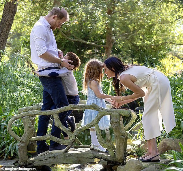 109929213-15973373-Harry_was_said_to_be_absolutely_thrilled_to_have_reconnected_wit-m-11_1783954409700.jpg