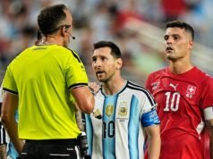 Gli arbitri “unilaterali” della Coppa del Mondo accusati di “dare all’Argentina ogni decisione” di mandare Lionel Messi in semifinale di Coppa del Mondo contro l’Inghilterra: le stelle svizzere infuriano – pochi giorni dopo le accuse di “manipolazione” dell’Egitto