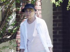 La vincitrice del Golden Globe, 78 anni, sposata con un famoso regista, esce a Los Angeles… riesci a indovinare chi?