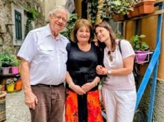 La nonna malata di cancro viene “mandata a casa con paracetamolo” dopo che il tumore è raddoppiato di dimensioni “mentre aspetta tre mesi per il trattamento del servizio sanitario nazionale”