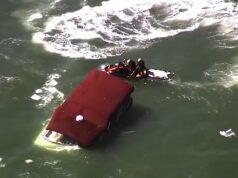 Un morto e due dispersi dopo che è scoppiato un incendio su un pontone vicino all’isola di Alcatraz, nella baia di San Francisco