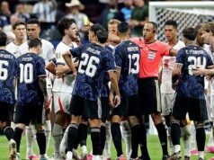 Inghilterra vs Argentina – Semifinale della Coppa del Mondo LIVE: i giocatori rivali si scontrano durante il primo tempo infuocato con frustrazioni che ribollono mentre entrambe le parti mirano a organizzare l’appuntamento finale con la Spagna
