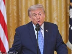 Trump afferma che la Cina si è infiltrata in 220 MILIONI di schede elettorali e punta il dito contro lo “Stato profondo” in un drammatico discorso sulle frodi elettorali in prima serata