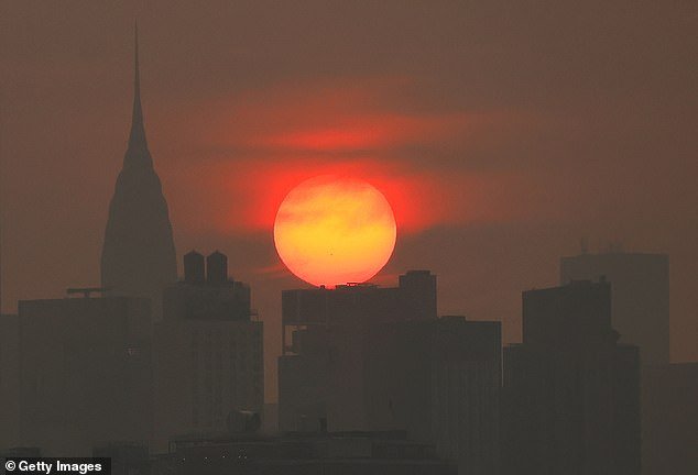 110082237-15985169-Weather_experts_have_said_the_intense_smoke_with_create_vivid_su-a-109_1784302450546.jpg