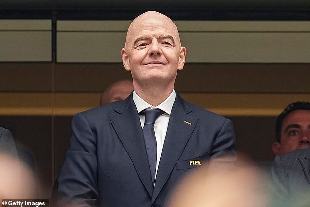 110090827-15986443-White_House_officials_are_set_to_meet_with_FIFA_President_Gianna-a-10_1784326769748.jpg