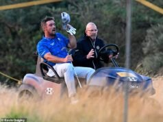 Il furioso Bryson DeChambeau potrebbe ritirarsi dall’Open per un bizzarro scandalo di “cheating”… dopo aver urlato contro il funzionario delle regole in uno shock scioccante