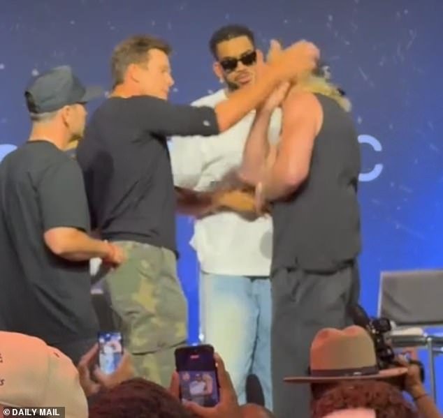 110095285-15986435-Tom_Brady_lashed_out_at_Logan_Paul_in_an_astonishing_moment_on_s-m-42_1784327231948.jpg