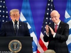 I tifosi criticano Gianni Infantino dopo che il capo della FIFA sviene per Trump nello scambio “disgustoso” con il presidente prima della finale della Coppa del Mondo