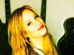 L’icona del grunge degli anni ’90 Jennifer Finch è morta a 59 anni pochi giorni dopo aver reso pubblica la sua battaglia “aggressiva” contro il cancro al cervello