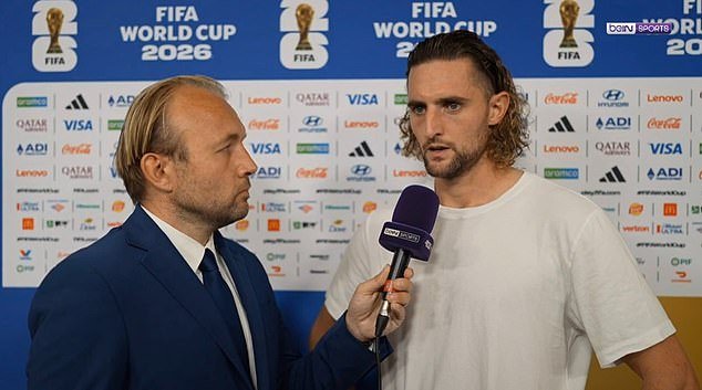 Il tracollo della Francia ai Mondiali dopo l’umiliazione dell’Inghilterra: il furioso Adrien Rabiot si scaglia contro l’atteggiamento “vergognoso” dei compagni di squadra durante il triste primo tempo mentre L’Equipe regala TRE stelle della Premier League 2/10 Il tracollo della Francia ai Mondiali dopo l’umiliazione dell’Inghilterra: il furioso Adrien Rabiot si scaglia contro l’atteggiamento “vergognoso” dei compagni di squadra durante il triste primo tempo mentre L’Equipe regala TRE stelle della Premier League 2/10