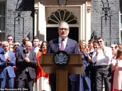 Keir Starmer insiste di non essere stato un fallimento come Primo Ministro nel discorso di addio prima di andare a vedere il Re… mentre Andy Burnham si prepara a diventare il settimo Primo Ministro della Gran Bretagna in un decennio