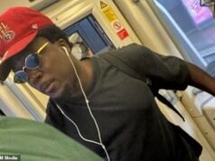 La polizia dà la caccia a un uomo che indossava un berretto da baseball del Super Bowl dopo che una donna aveva aggredito sessualmente sul treno della linea Jubilee
