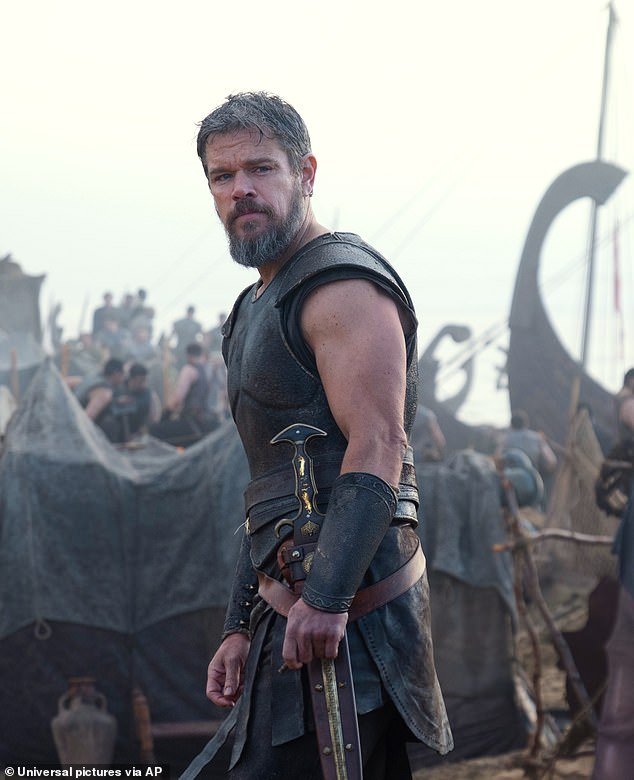 110173951-15995573-Matt_Damon_55_has_revealed_that_a_female_stunt_double_was_behind-a-77_1784705265794.jpg