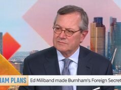 Momento da brivido L’ambasciatore americano legge i commenti di Ed Miliband sull'”idiota razzista” Donald Trump – mentre il nuovo ministro degli Esteri si prepara a dirigersi a Washington