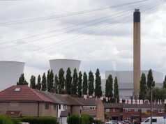 Vita nella capitale britannica dei data center: ronzio costante, rete energetica tesa e temperature “2°C più alte” grazie a 30 siti su un miglio quadrato