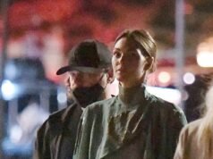 Leonardo DiCaprio, 51 anni, e la fidanzata modella Vittoria Ceretti, 28 anni, si godono una cena con gli amici a Saint-Tropez