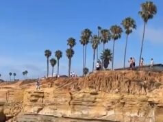 Il salto dalla scogliera di un adolescente va terribilmente storto dopo aver colpito la roccia durante la discesa prima di tuffarsi nell’oceano