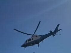 Momento drammatico L’animatore Disney premio Oscar, 72 anni, viene trasportato in aereo da una montagna in elicottero dopo essersi ammalato improvvisamente durante un’escursione