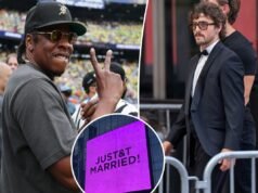 Tom Hanks assiste ad uno spettacolo off-Broadway, Jay-Z partecipa ai Mondiali e altri avvistamenti