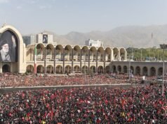 Mentre gli Stati Uniti scatenano gli attacchi, il funzionario iraniano minaccia che la Repubblica islamica gli sferrerà un “duro schiaffo”