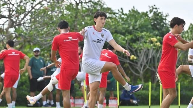1784712565_6a5b7f9bd1a92-latihan-timnas-indonesia_gemini_1265_711.jpg