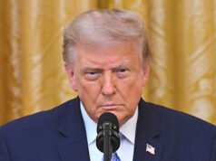 Trump: gli Stati Uniti “distruggeranno” il ponte e la centrale elettrica se l’Iran spara alle navi
