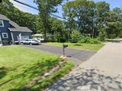Bambino di 2 anni, in condizioni critiche dopo essere stato trovato privo di sensi nella piscina della famiglia di Long Island
