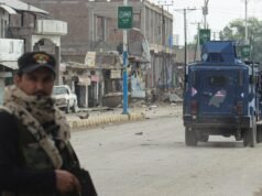 Attentato con un’autobomba uccide 27 persone nel nord-ovest del Pakistan