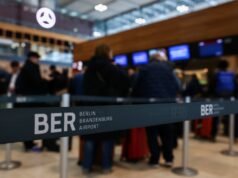 Le norme sui confini dell’UE causano caos nei viaggi prima del picco estivo, avverte l’industria