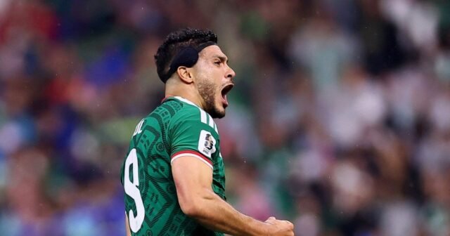 2026-07-01T023526Z_1015146590_UP1EM710771UQ_RTRMADP_3_SOCCER-WORLDCUP-MEX-ECU-1782877135_413329-1782877864.jpg