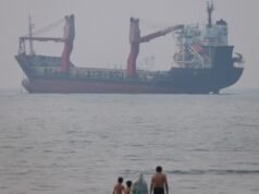 L’Iran mette in guardia le navi dall’utilizzare rotte non approvate nello Stretto di Hormuz