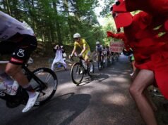 I casi di incidenti e commozioni cerebrali del Tour de France espongono i limiti dei controlli stradali