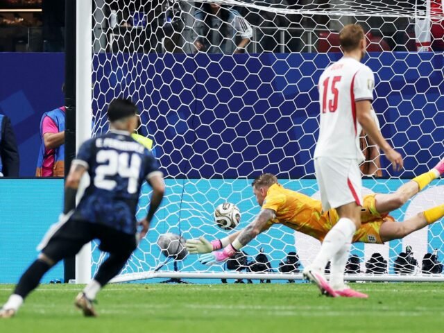 2026-07-15T205124Z_27792419_UP1EM7F1LXNEB_RTRMADP_3_SOCCER-WORLDCUP-ENG-ARG-1784421736.jpg