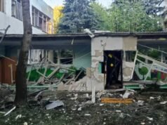 Gli attacchi di droni ucraini contro la Russia uccidono almeno 8 persone e ne feriscono dozzine
